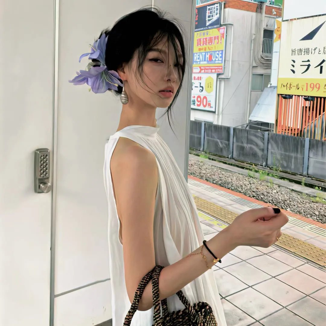 暴雨寒梅